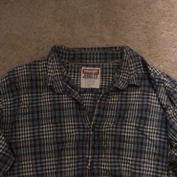 ⭐️Men’s flannel - Picture 2 of 4